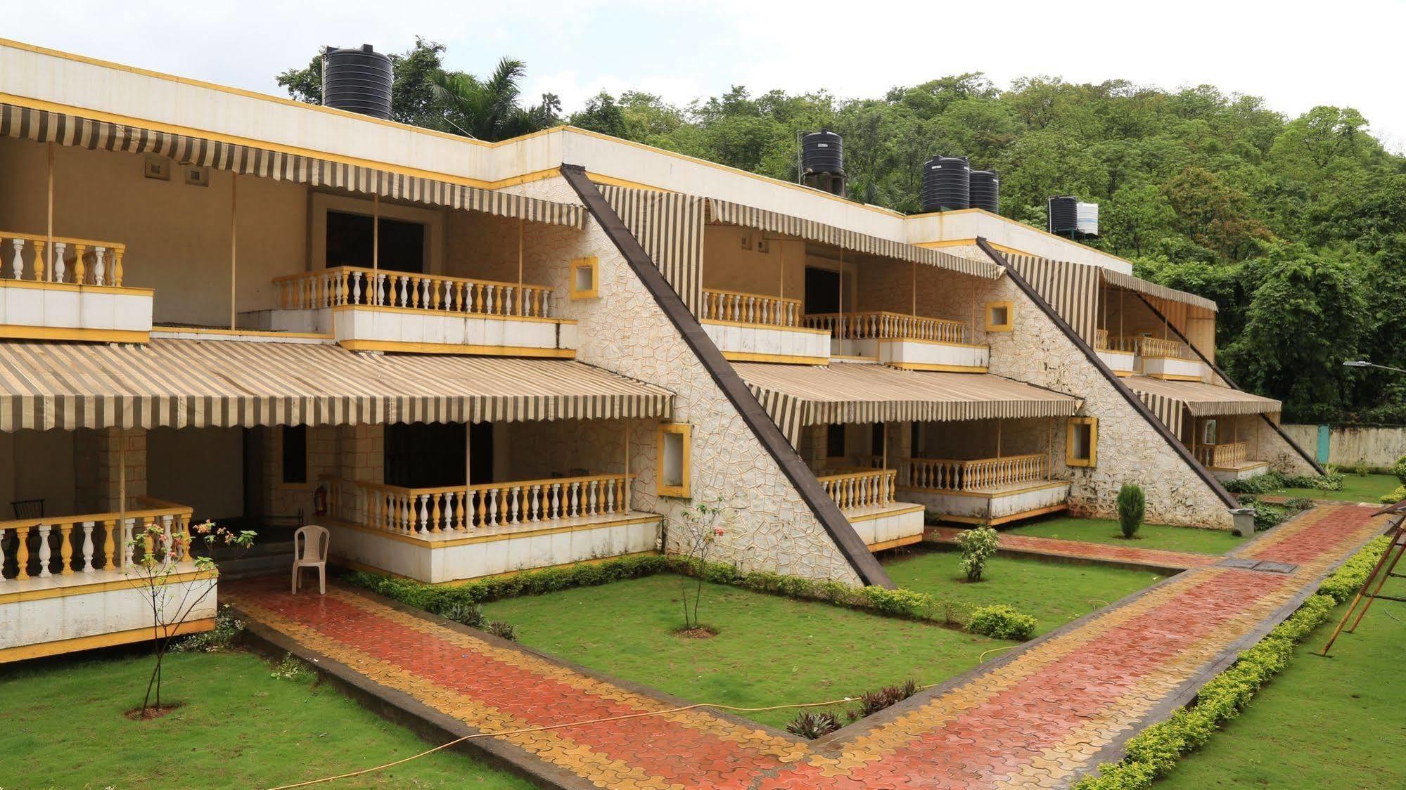 Panoramic Resort Panvel Karnāla エクステリア 写真