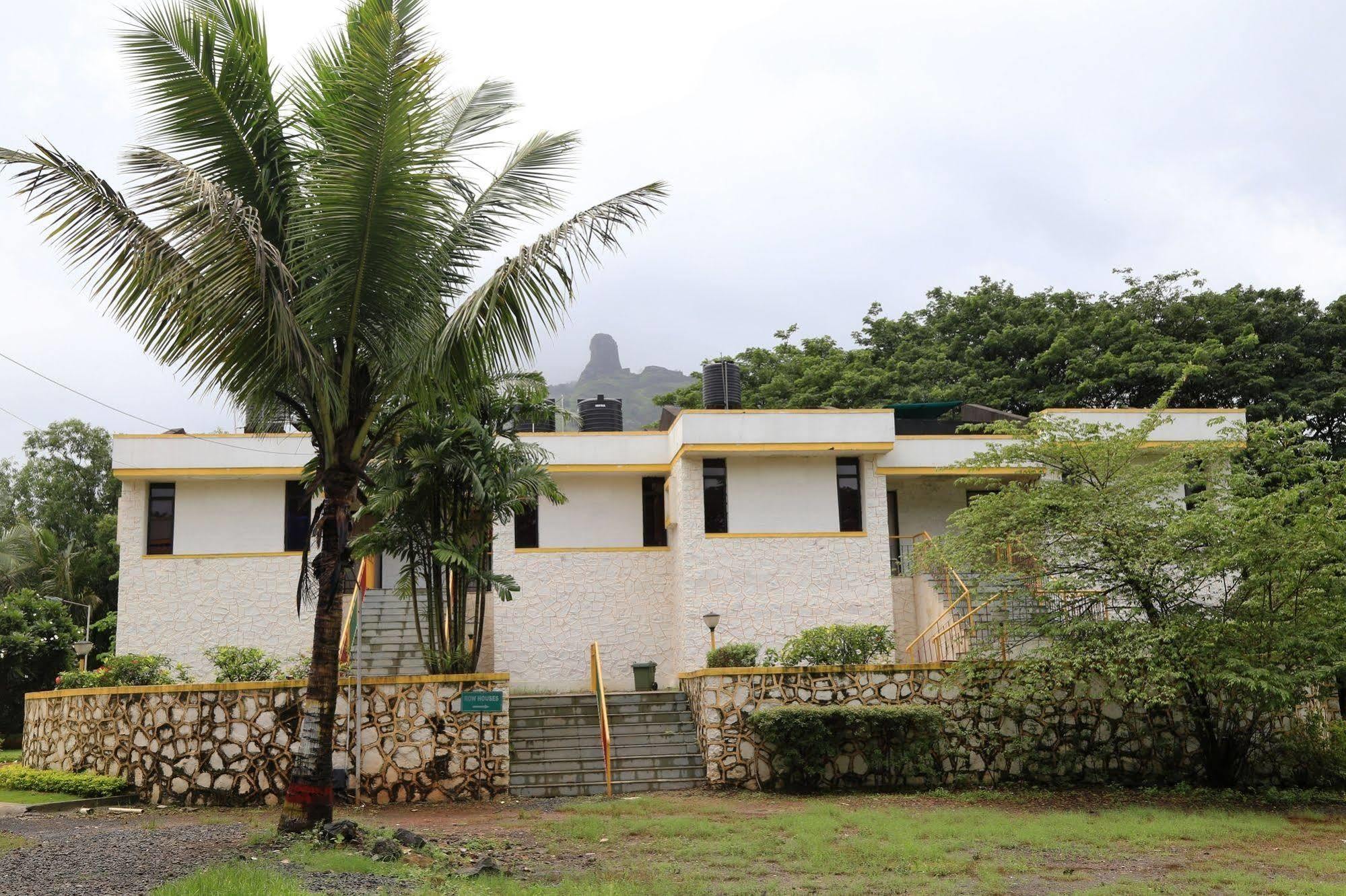 Panoramic Resort Panvel Karnāla エクステリア 写真