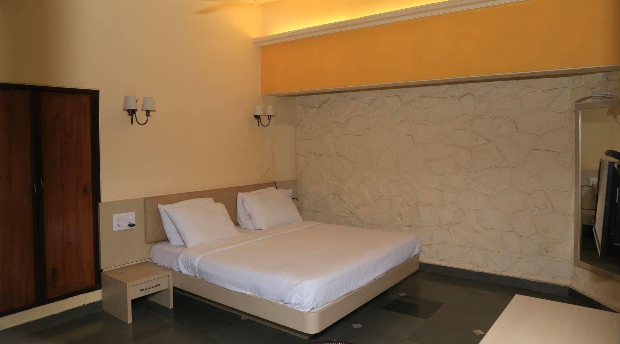 Panoramic Resort Panvel Karnāla エクステリア 写真
