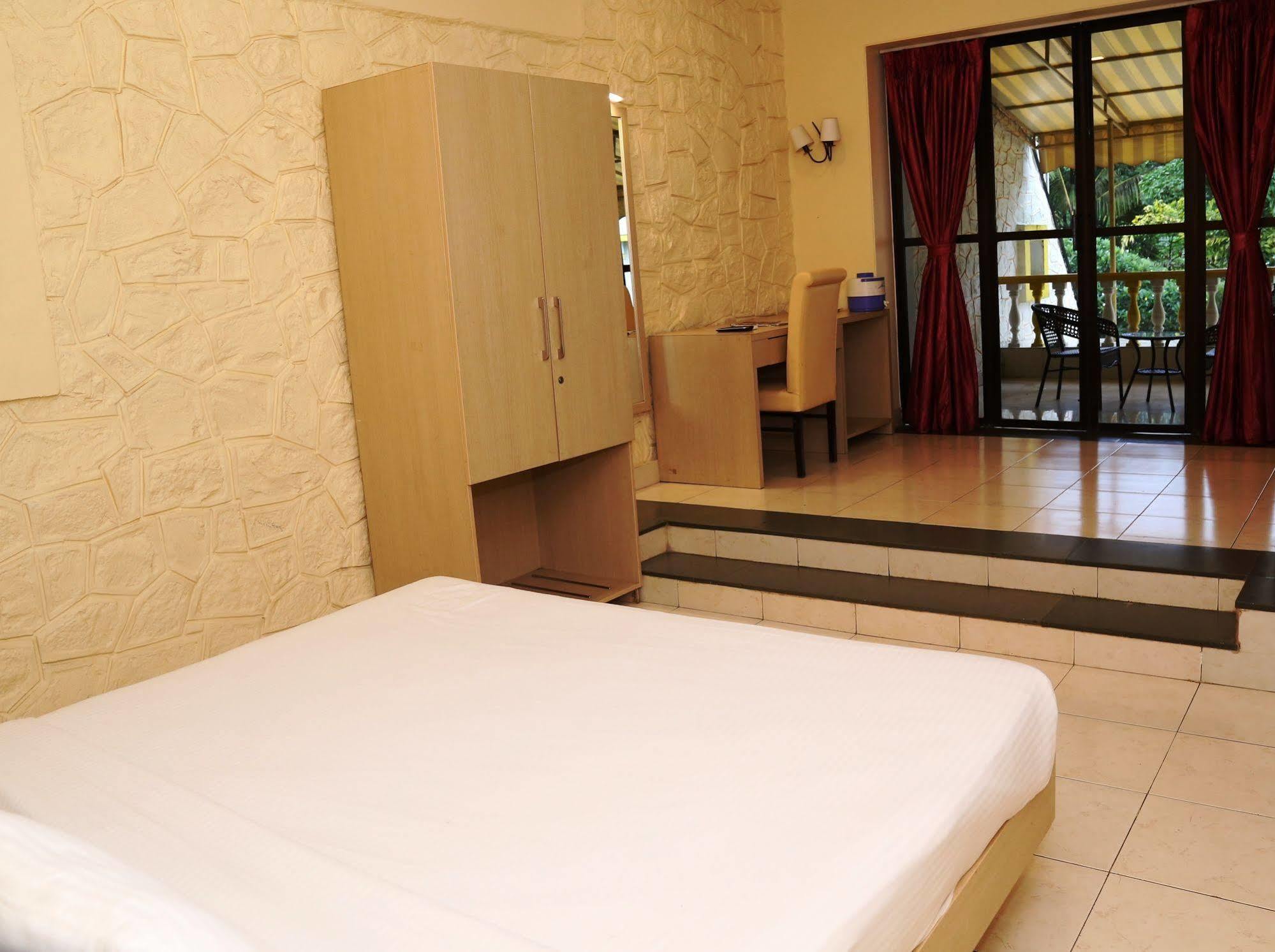 Panoramic Resort Panvel Karnāla エクステリア 写真