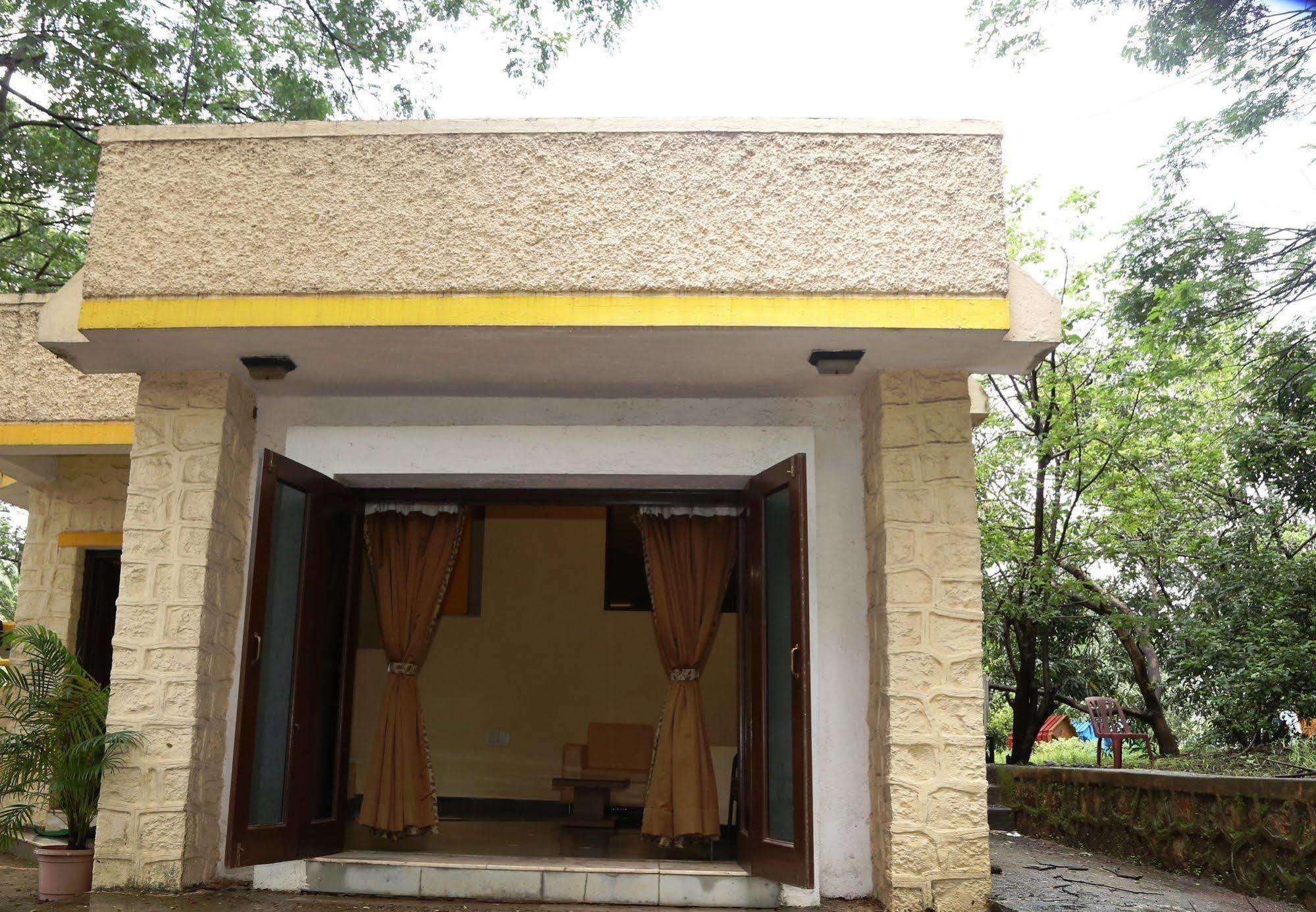 Panoramic Resort Panvel Karnāla エクステリア 写真