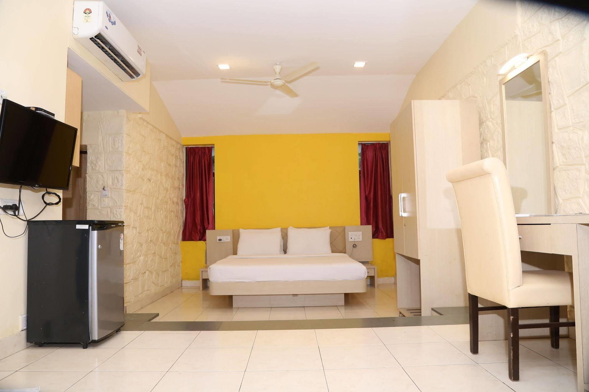 Panoramic Resort Panvel Karnāla エクステリア 写真